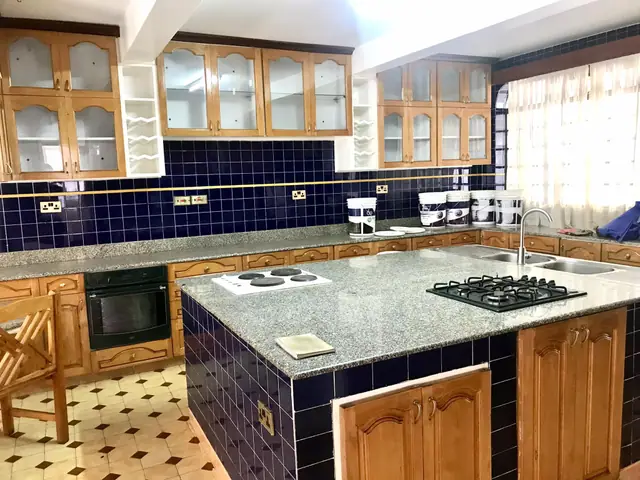 7 Bedroom Townhouse For Rent In Kileleshwa, Oloitoktok Rd — photo 5