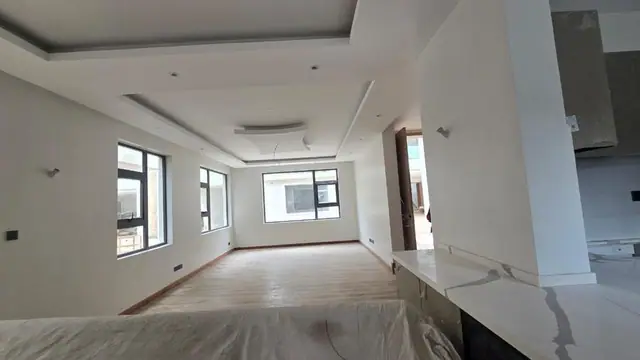 5 Bedroom Villa For Sale In Lavington, Convent Dr — photo 5