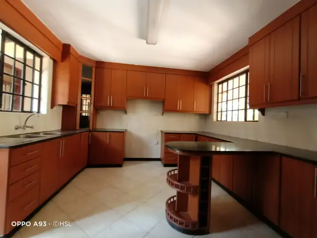Block Of Townhouse For Sale In Kileleshwa, Nairobi — photo 22