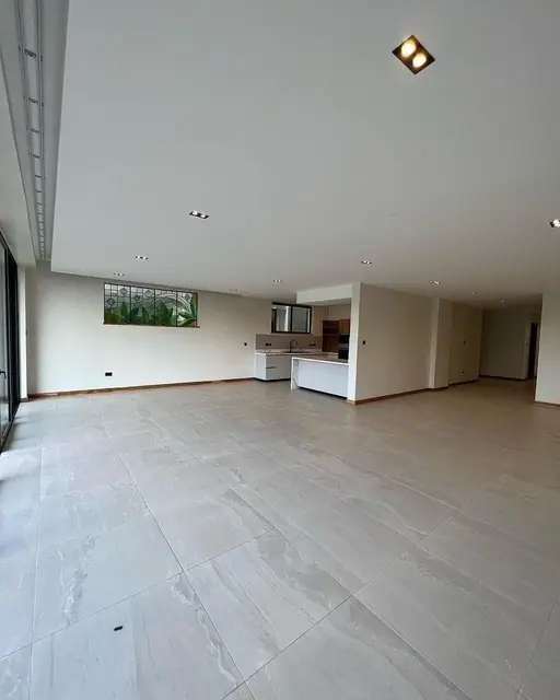 Luxurious 4 Bedroom Apartment For Sale In Westlands Off Peponi Road — photo 3