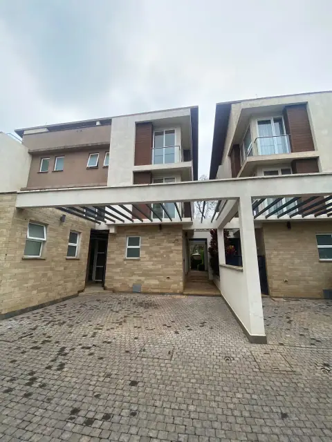 4 Bedroom Villa For Rent In Lavington