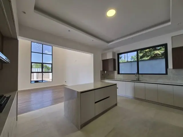 5 Bedroom Villa For Rent In Lavington — photo 8