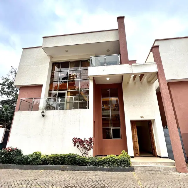 Townhouse for sale in Lavington — photo 1