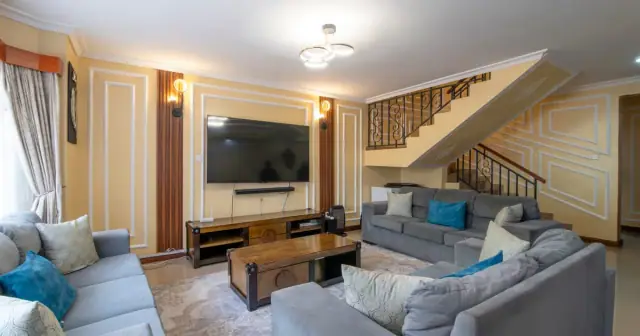 4 Bedroom House For Sale In South B — photo 4
