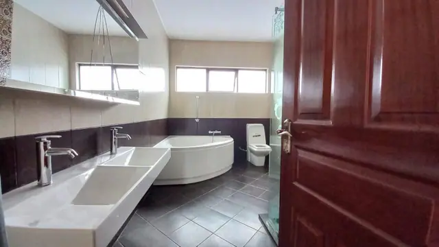 5 Bedroom townhouse with DSQ for sale in Westlands Brookside, Nairobi — photo 9