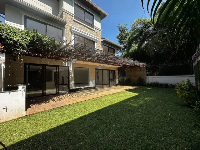 4 Bedroom Townhouse For Sale In Springvalley, Peponi Road — photo 1