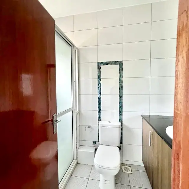 Lady In White – 3 & 4 bedroom Apartment For Rent in Westlands, 4 Rhapta Road, Nairobi — photo 4