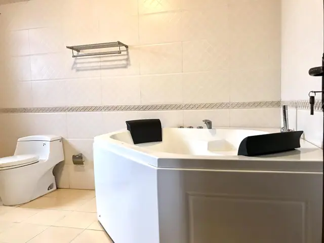 6 Bedroom Townhouse with DSQ For Rent In Kileleshwa, Nairobi at USD 3,500 — photo 13