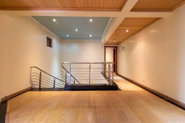 5 bedroom townhouse for sale in Spring valley — photo 13