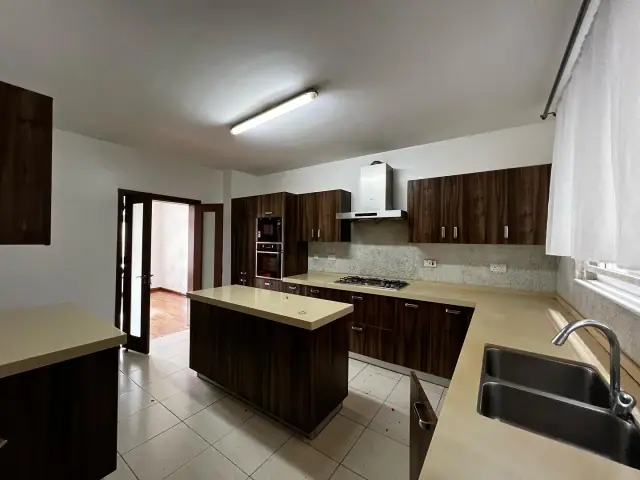 5 Bedroom Townhouse For Sale In Lavington off Convent Dr — photo 3