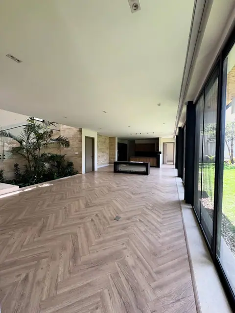 5 Bedroom Townhouse For Sale In Kyuna, Westlands — photo 2