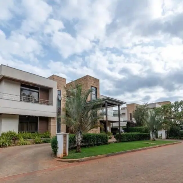5 Bedroom Townhouse For Sale In Karen,Nairobi — photo 2