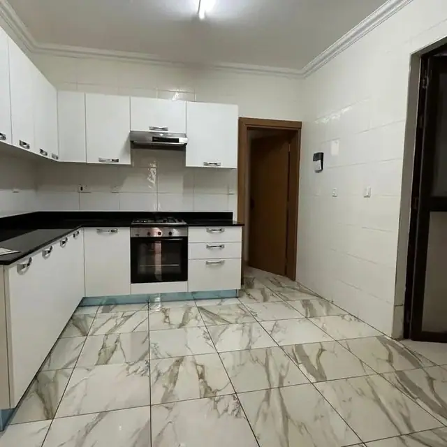 3 bedroom with Dsq For Rent in Kilimani, Nairobi — photo 1