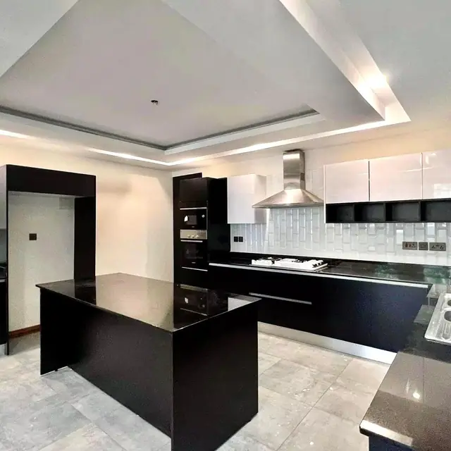 5 Bedroom Townhouse For Sale In Lavington — photo 2
