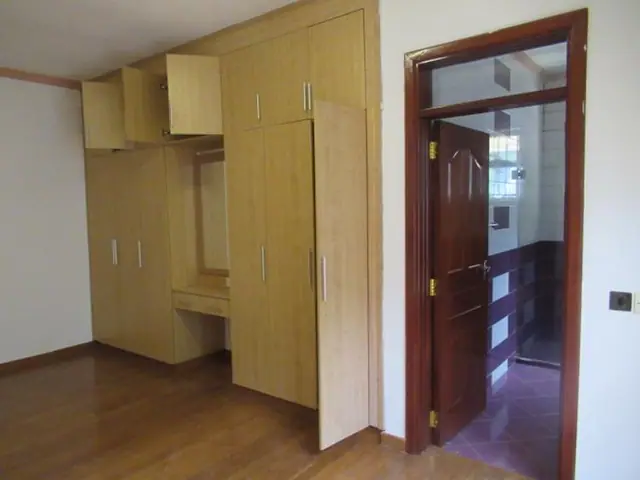 5 Bedroom Townhouse For Sale In Parklands, Nairobi Off Ring Road — photo 16