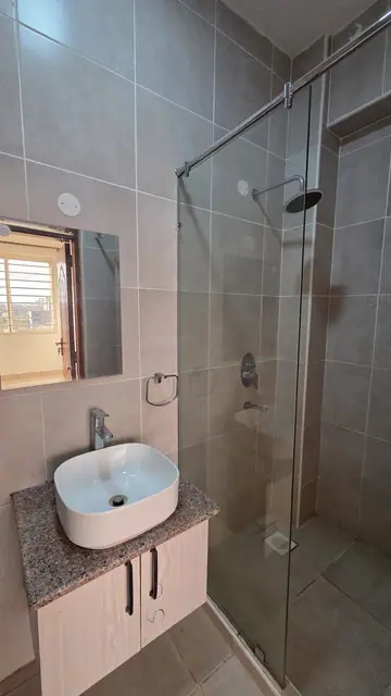 4 Bedroom Apartment For Sale In Parklands, Nairobi Off Batu Batu Road — photo 17