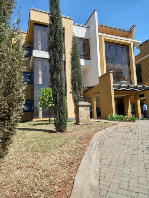 5 Bedroom Townhouse For Rent In Lavington, Naushad Merali Dr — photo 8