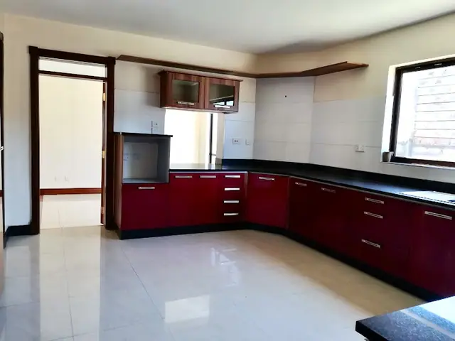 5 Bedroom Villa For Sale In Westlands, Brookside — photo 2