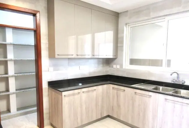 3 bedroom With DSQ Apartment For Rent In Parklands, First Parklands Ave — photo 3