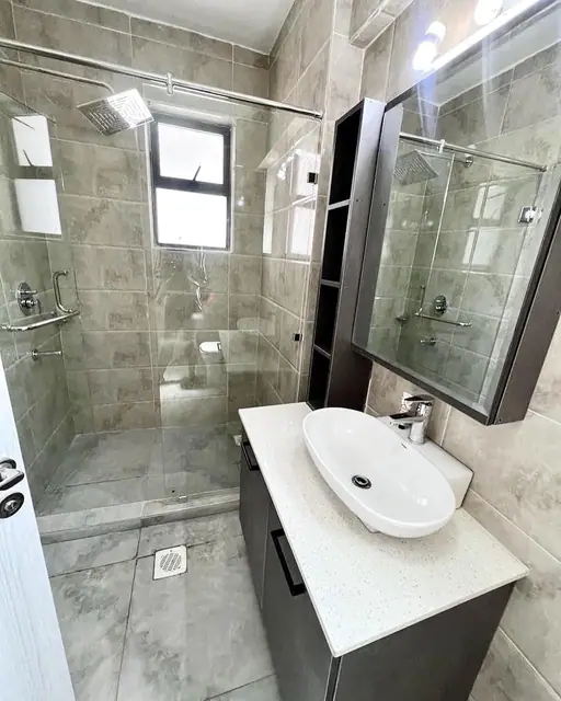 5-Bedroom Duplex For Sale on 3rd Parklands Ave — photo 11