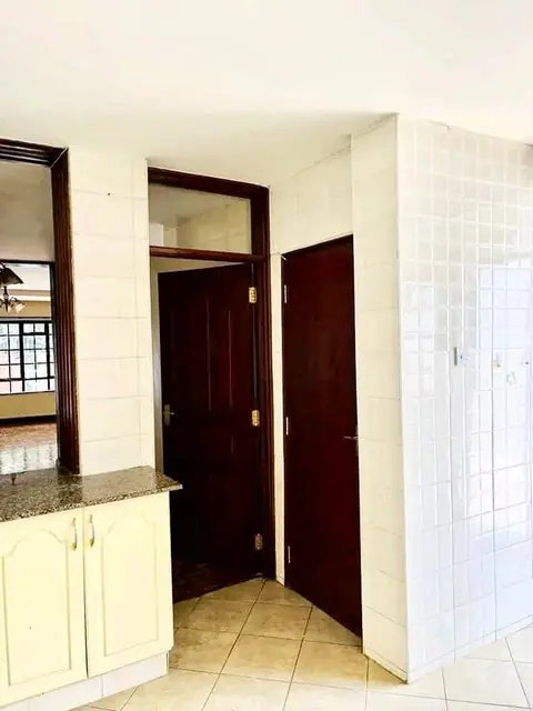 5 Bedroom Villa For Rent In Westlands, Brookside — photo 13