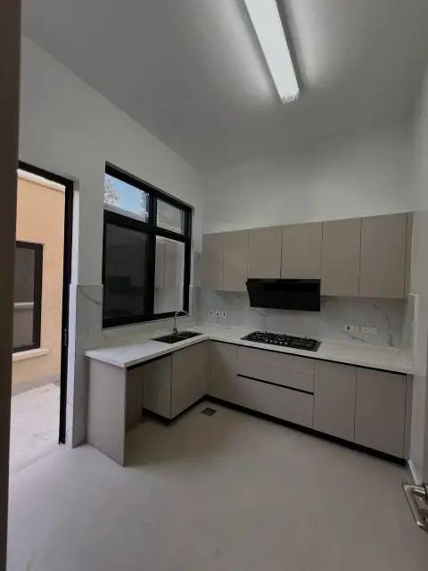 5 Bedroom Villa For Sale In Lavington — photo 5
