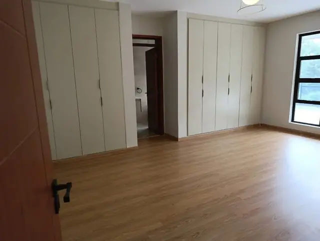 6 Bedroom Townhouse For Sale In Karen, Nairobi — photo 8