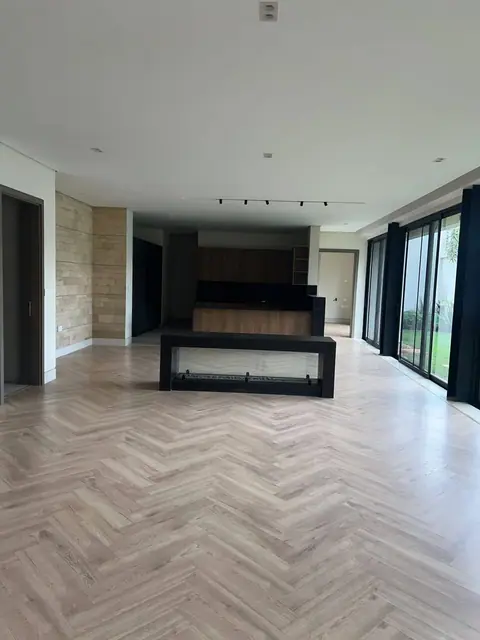 5 Bedroom Villa For Rent In Spring Valley — photo 4
