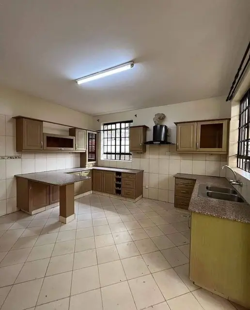 5 Bedroom Townhouse For Rent In Lavington, Isaac Gathanju Road — photo 3