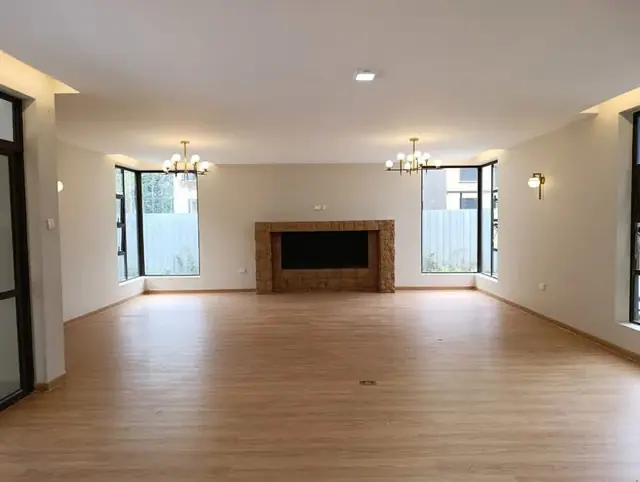 6 Bedroom Townhouse For Sale In Karen, Nairobi — photo 4