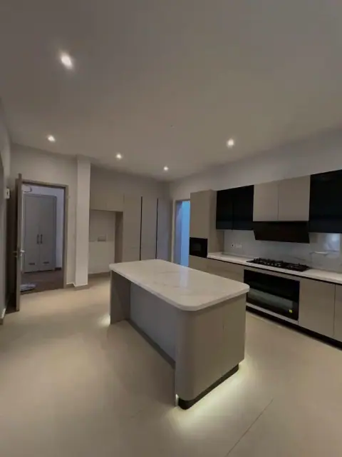 5 Bedroom Villa For Sale In Lavington — photo 4