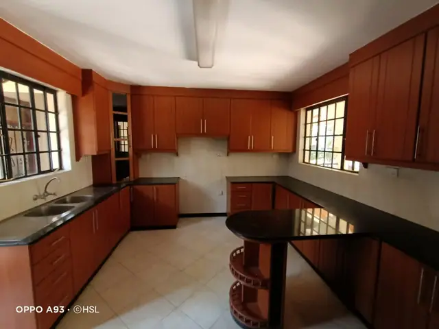 Block Of Townhouse For Sale In Kileleshwa, Nairobi — photo 9