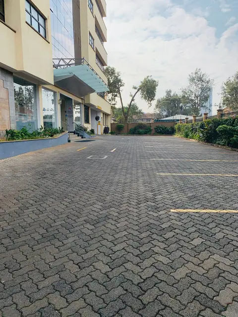 Office Space For Rent In Westlands, Lantana Rd — photo 2