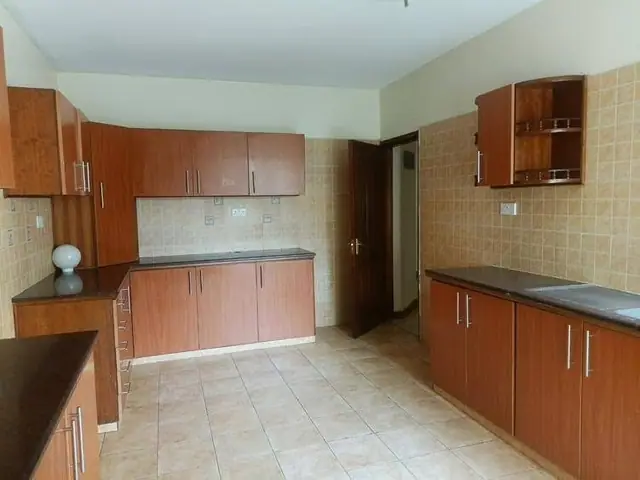 5 Bedroom Townhouse For Rent In Lavington, Nairobi — photo 4