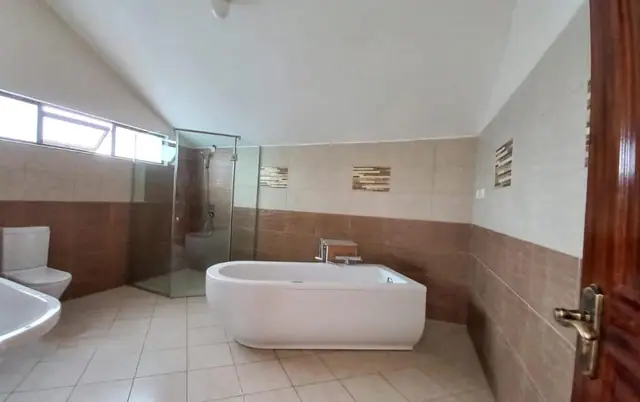 5 Bedroom townhouse with DSQ for sale in Westlands Brookside, Nairobi — photo 10