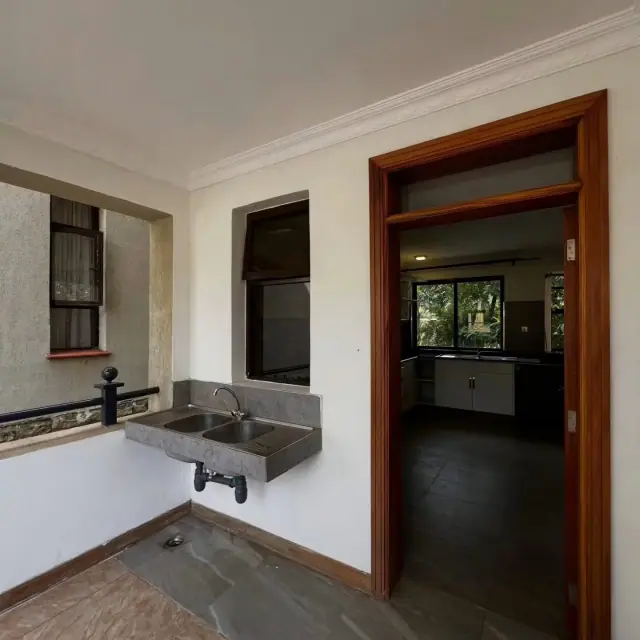 4 Bedroom Villa For Rent In Lavington — photo 4