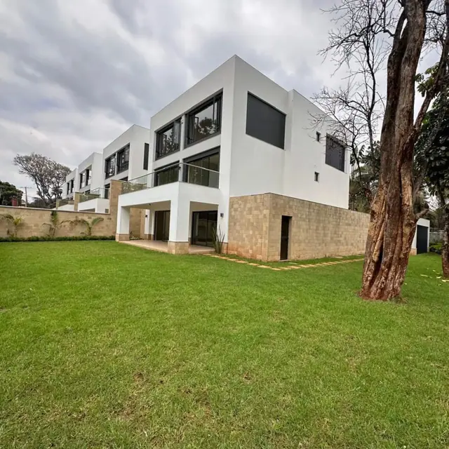 5 Bedroom Villa For Sale In Kyuna, Shanzu Road — photo 1