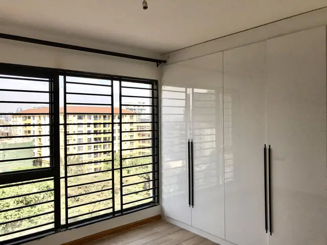 4 Bedroom Apartment For Rent On 3rd Avenue Parklands — photo 9