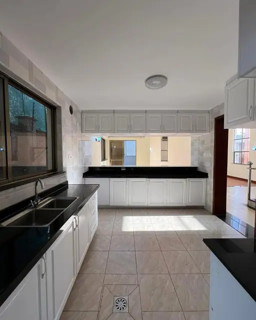 5 Bedroom Townhouse For Rent In Lavington, Nairobi — photo 3