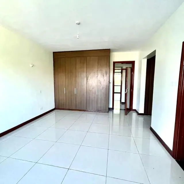 Lady In White – 3 & 4 bedroom Apartment For Rent in Westlands, 4 Rhapta Road, Nairobi — photo 7