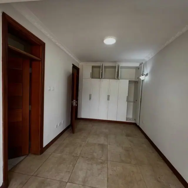 4 Bedroom Villa For Rent In Lavington — photo 10