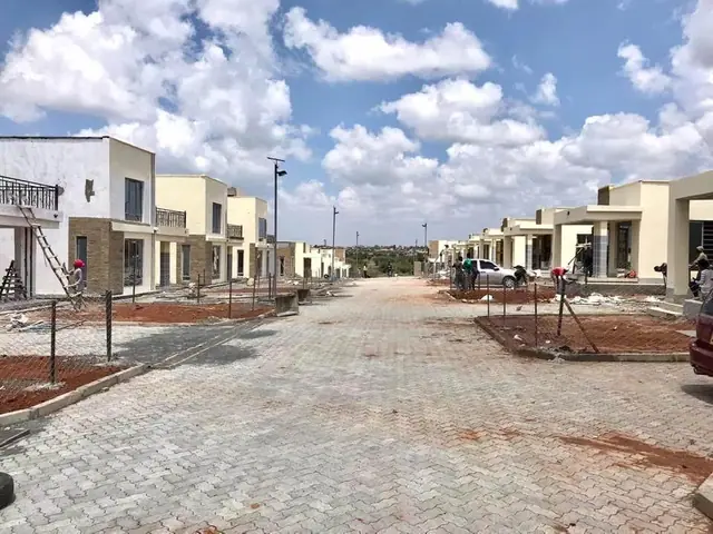 Twinfalls City . 3 & 4 bedroom houses for sale in Malaa off Kagundo Road — photo 1