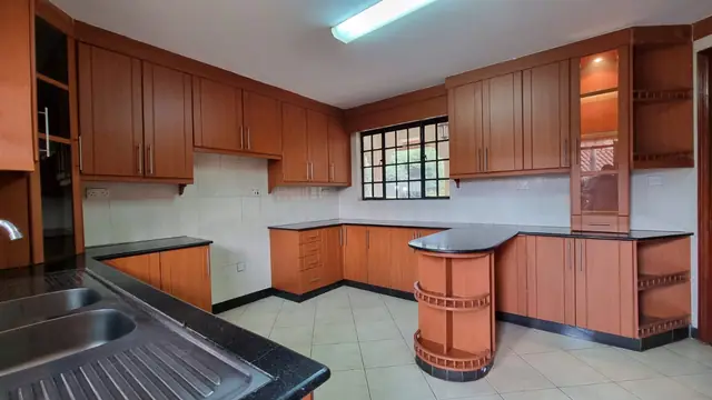 Block of 6 Townhouse For Sale In Kileleshwa, Nairobi — photo 8