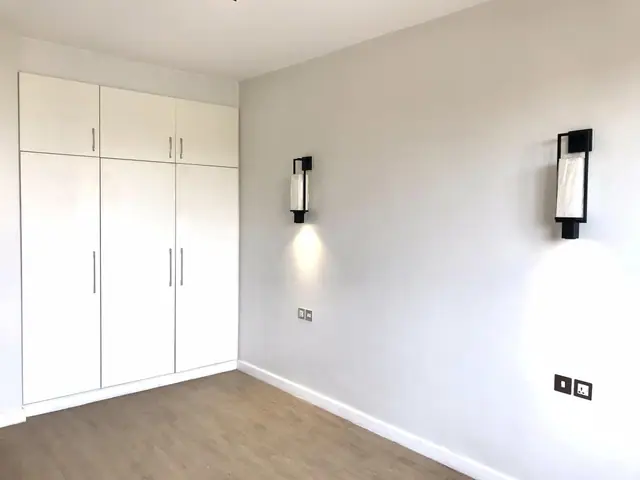2 Bedroom Apartment For Rent Riverside Drive — photo 3