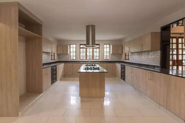 7 Bedroom Townhouse For Rent In Karen, Nairobi Windy Ridge — photo 4