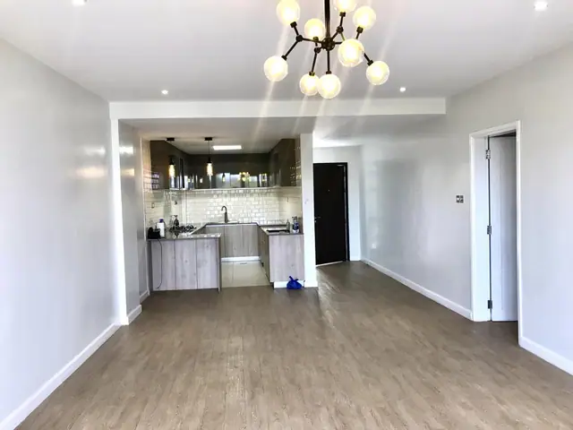 2 Bedroom Apartment For Rent Riverside Drive — photo 1