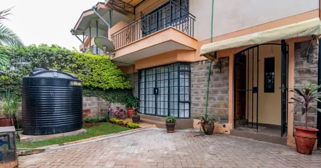 4 Bedroom House For Sale In South B — photo 2