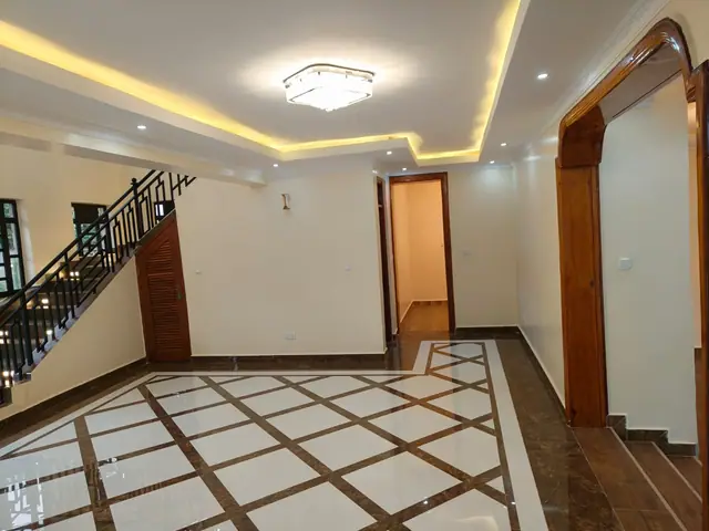 7 Bedroom Townhouse For Rent In New Kitisuru, Nairobi — photo 4