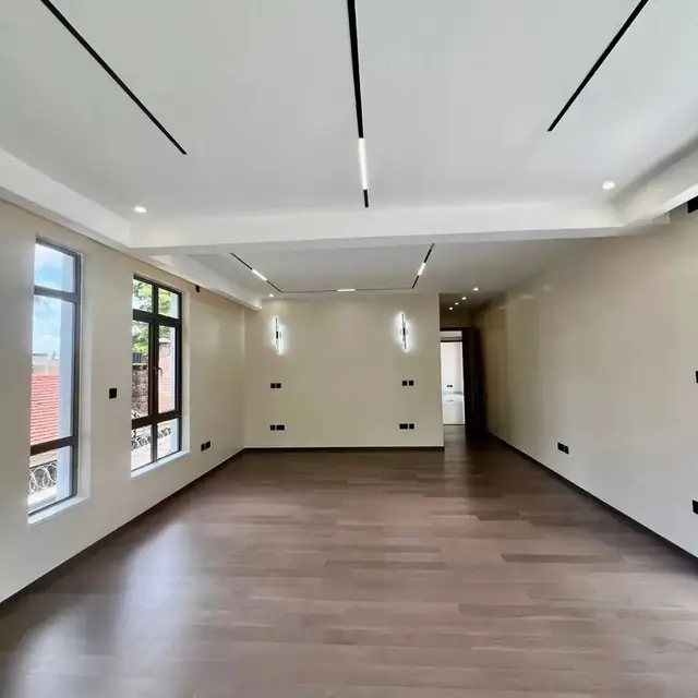 6 Bedroom Villa For Sale Lavington — photo 9