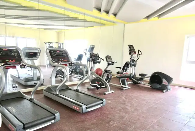 3 bedroom With DSQ Apartment For Rent In Parklands, First Parklands Ave — photo 10